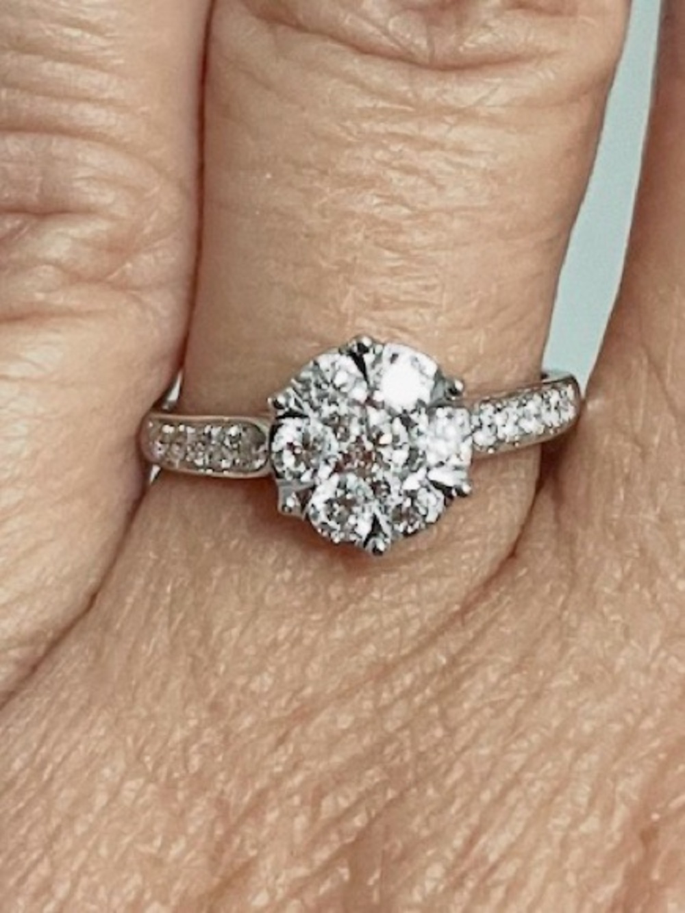 Classic White Diamond 0.75cts VS-2 Cluster Ring in White Gold 14kt Size 7